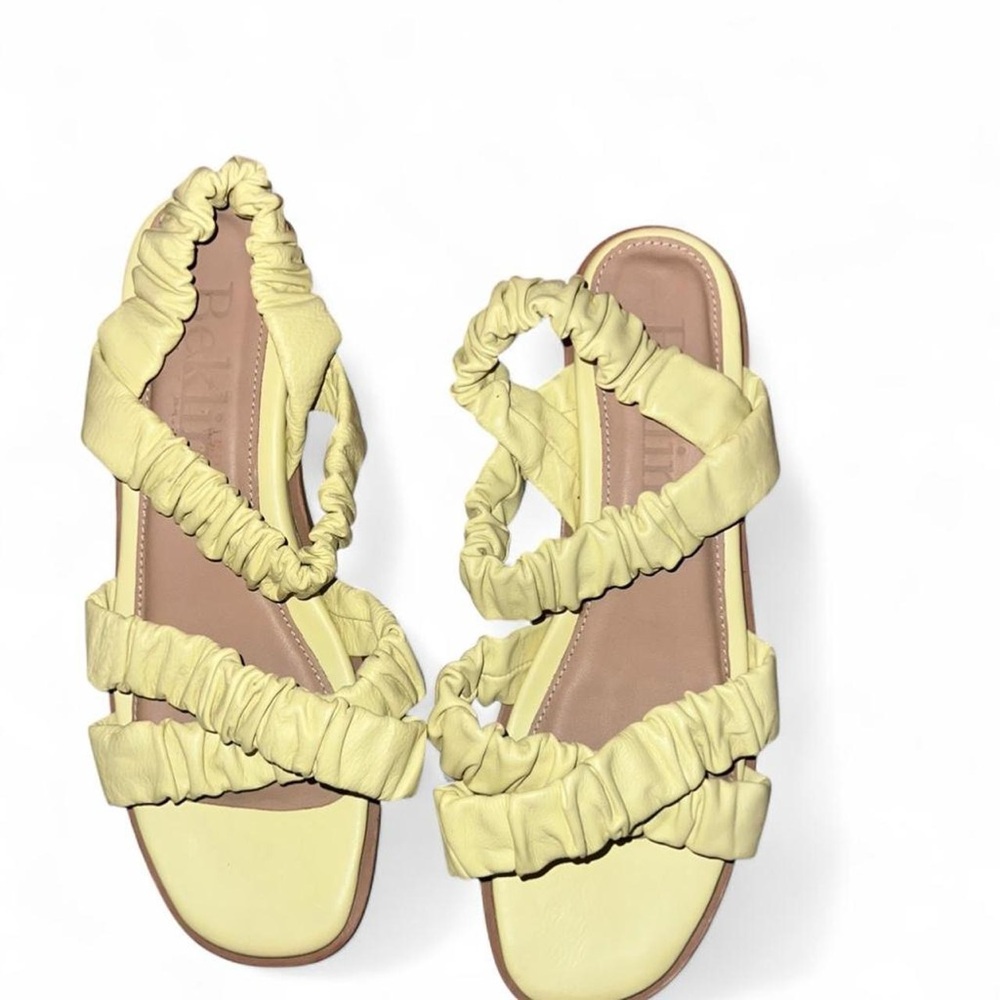 Beklina Pastel Yellow Scrunch Sandals Size 9.5